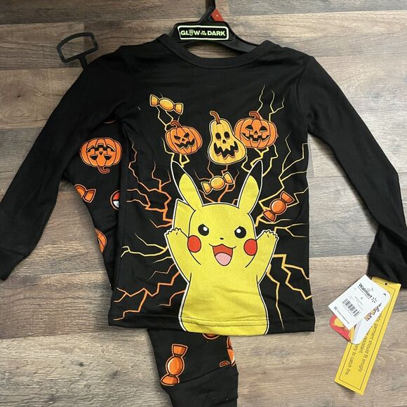 Pokémon Pikachu 2 Pc Pajama Set. Unisex. Size 8 Glow In The Dark. NEW - Picture 3 of 5